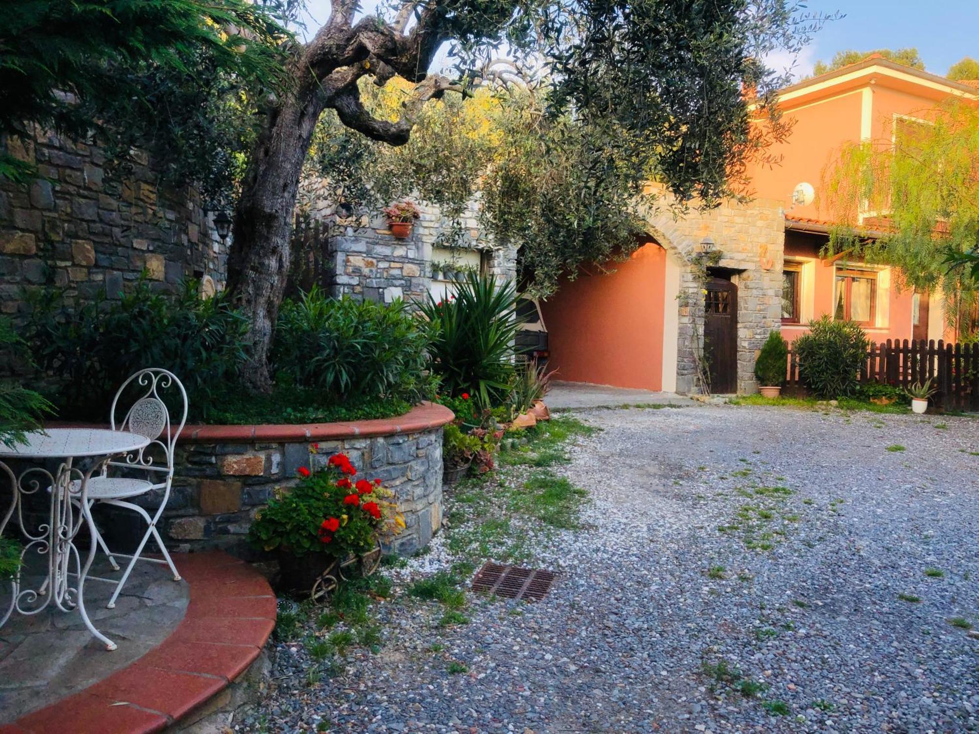 Hotel Le Jardin Sur Mer Avec Bike Et Mtb Tour Imperia Exterior foto