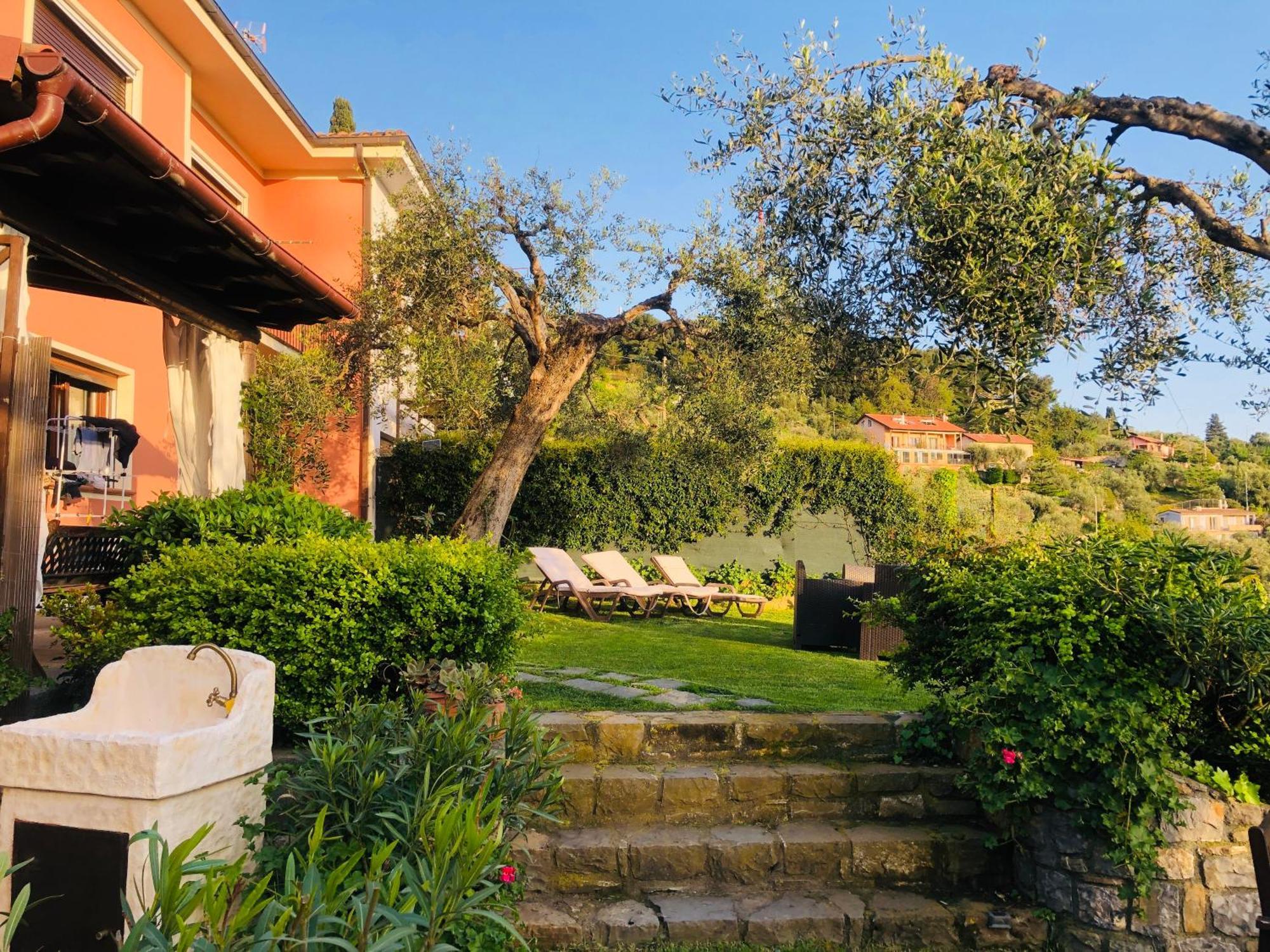 Hotel Le Jardin Sur Mer Avec Bike Et Mtb Tour Imperia Exterior foto