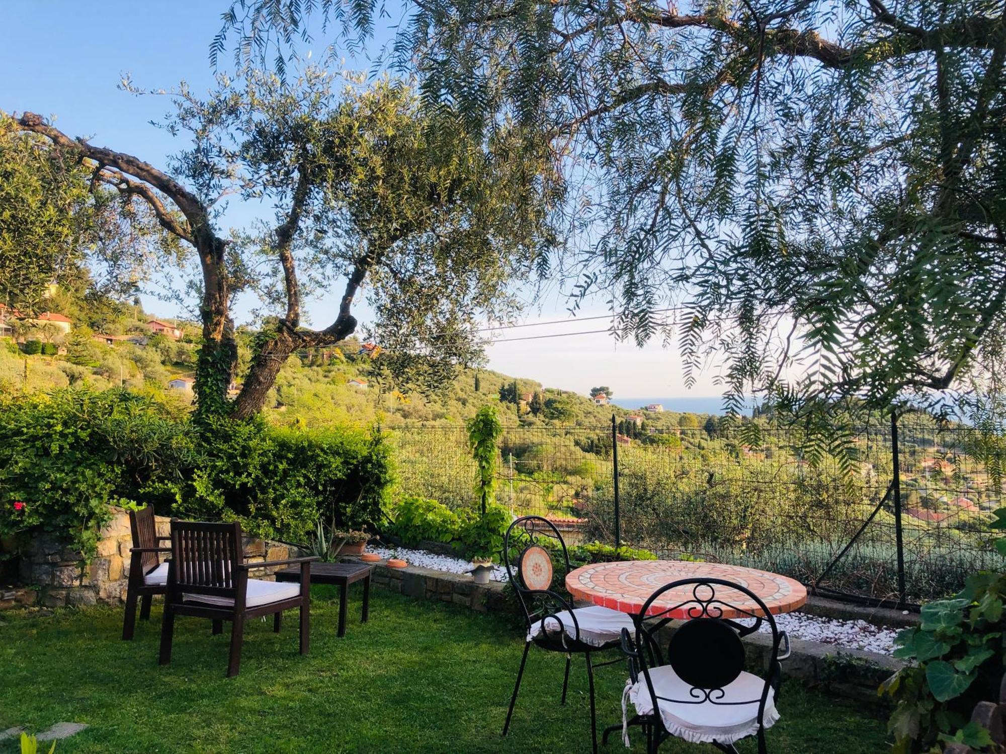 Hotel Le Jardin Sur Mer Avec Bike Et Mtb Tour Imperia Exterior foto