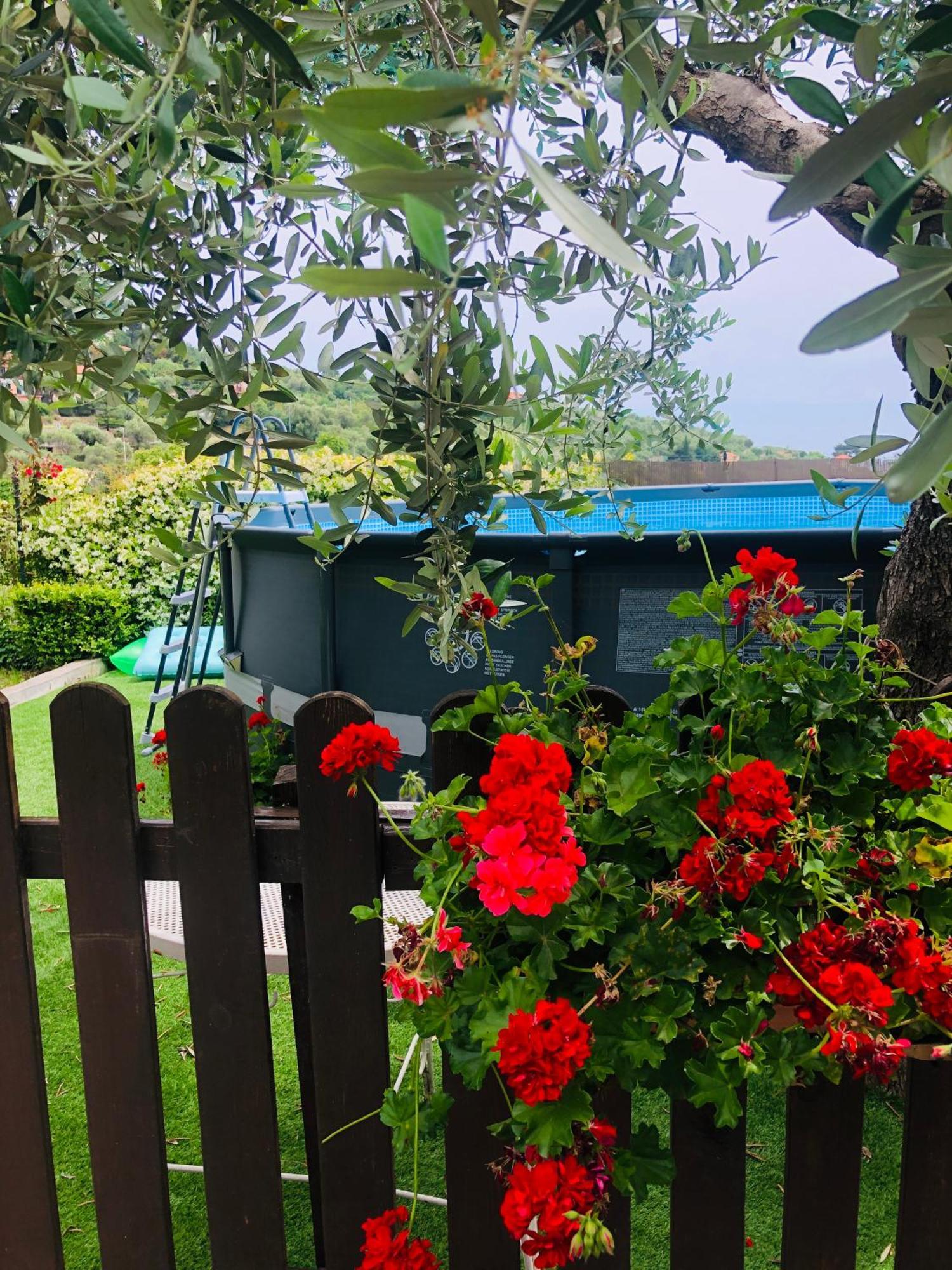 Hotel Le Jardin Sur Mer Avec Bike Et Mtb Tour Imperia Exterior foto